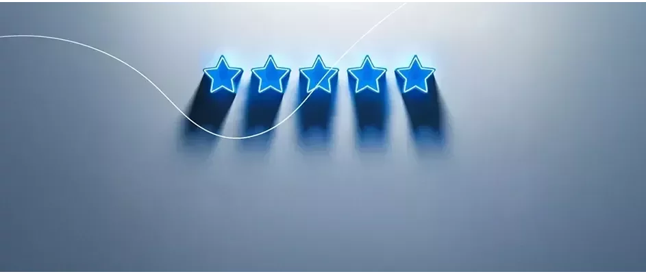 Trzy niebieskie pudełka ułożone jedno na drugim, symbolizujące łańcuch dostaw.